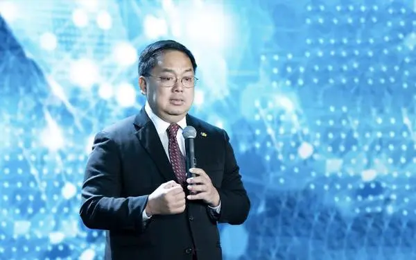 85zmpq hoang nam tien ke chuyen 25 nam ban mang 2 1667961054266 16679610548021802111348 14 0 605 945 crop 1 1726707815133 1726707816102880843448