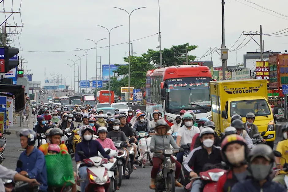 ai7um1 08 08 2025 tphcm du kien han che xe xang dau vao trung tam tu nam 2026 13EB8607