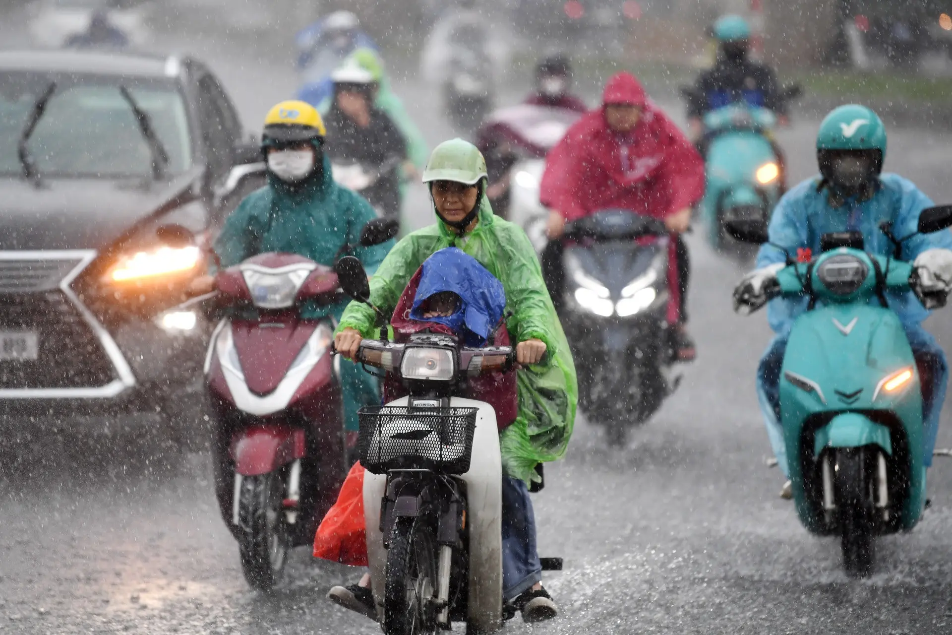brjueo 2025 mien bac con mua lon o vung nui ha noi mua to cuc bo 2655