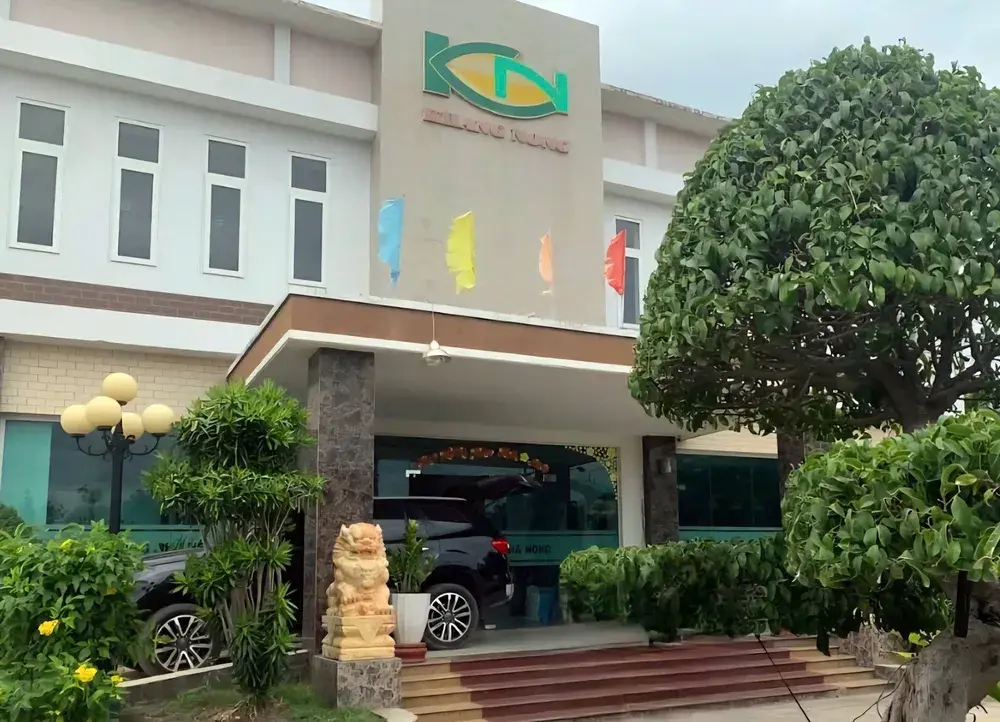ejn5yo tuan khang nong 5 5494 7048.jpg