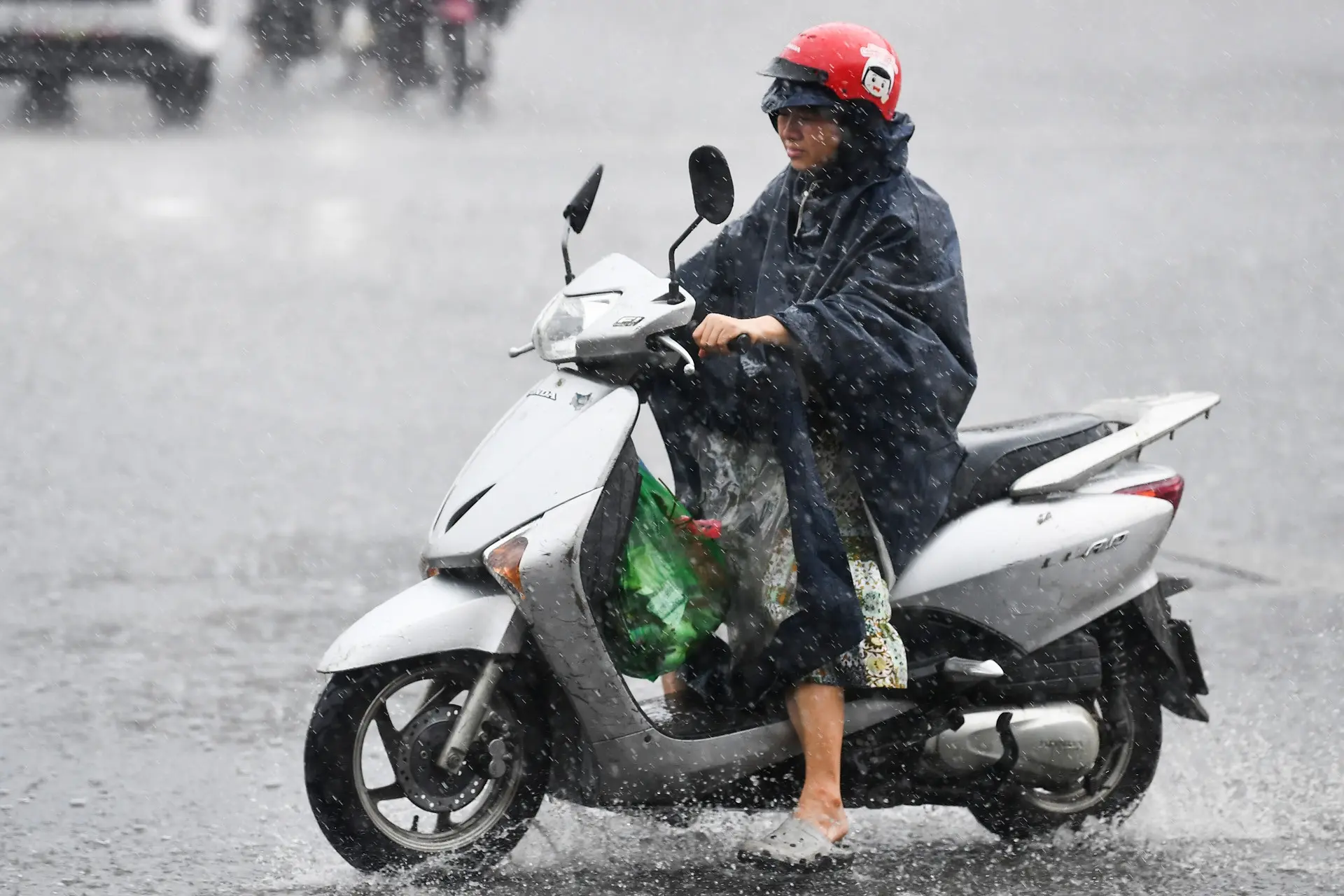 eulmag 2025 mien bac tiep tuc mua lon don dap vao chieu toi 2959