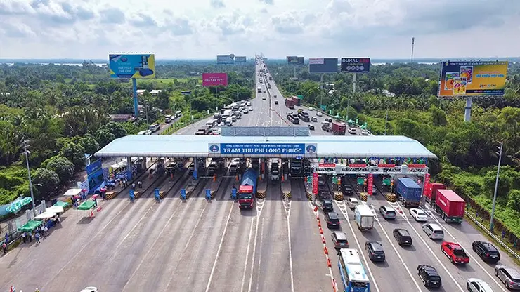 f7y9mj Tu 1 10 2025 o to muon qua tram thu phi phai lam dieu nay 1 1754886148 775 width740height416