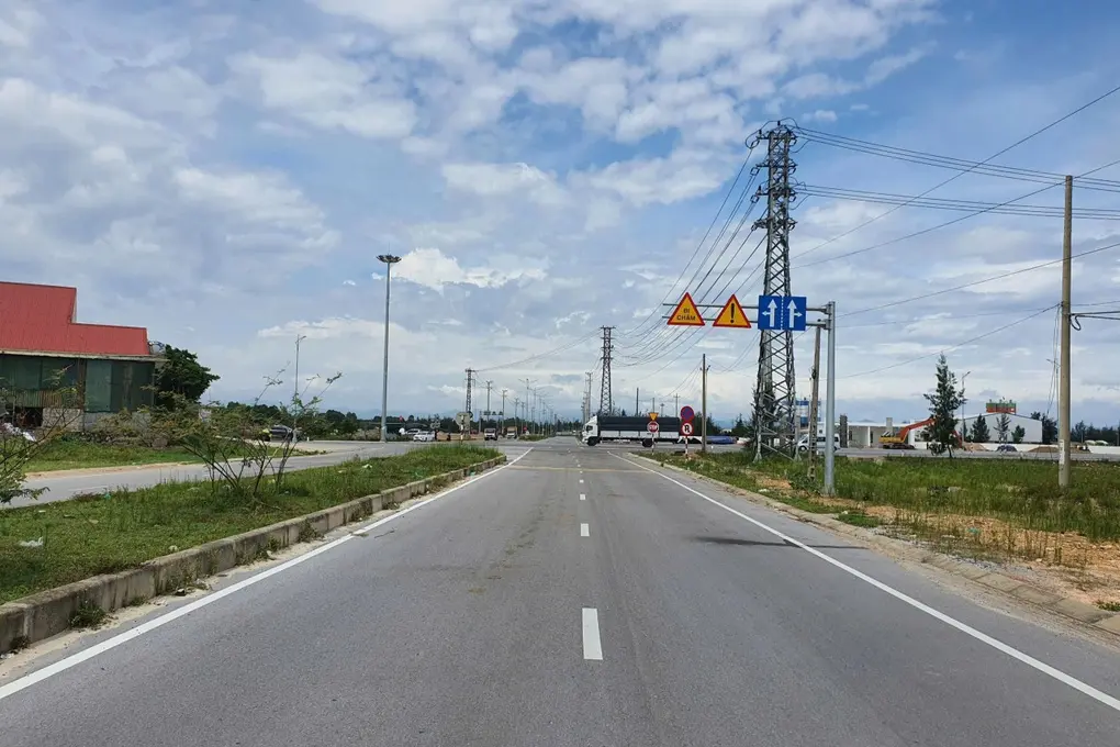 kcak11 duong noi quoc lo 1a voi biennhat anh edited 1752808914521