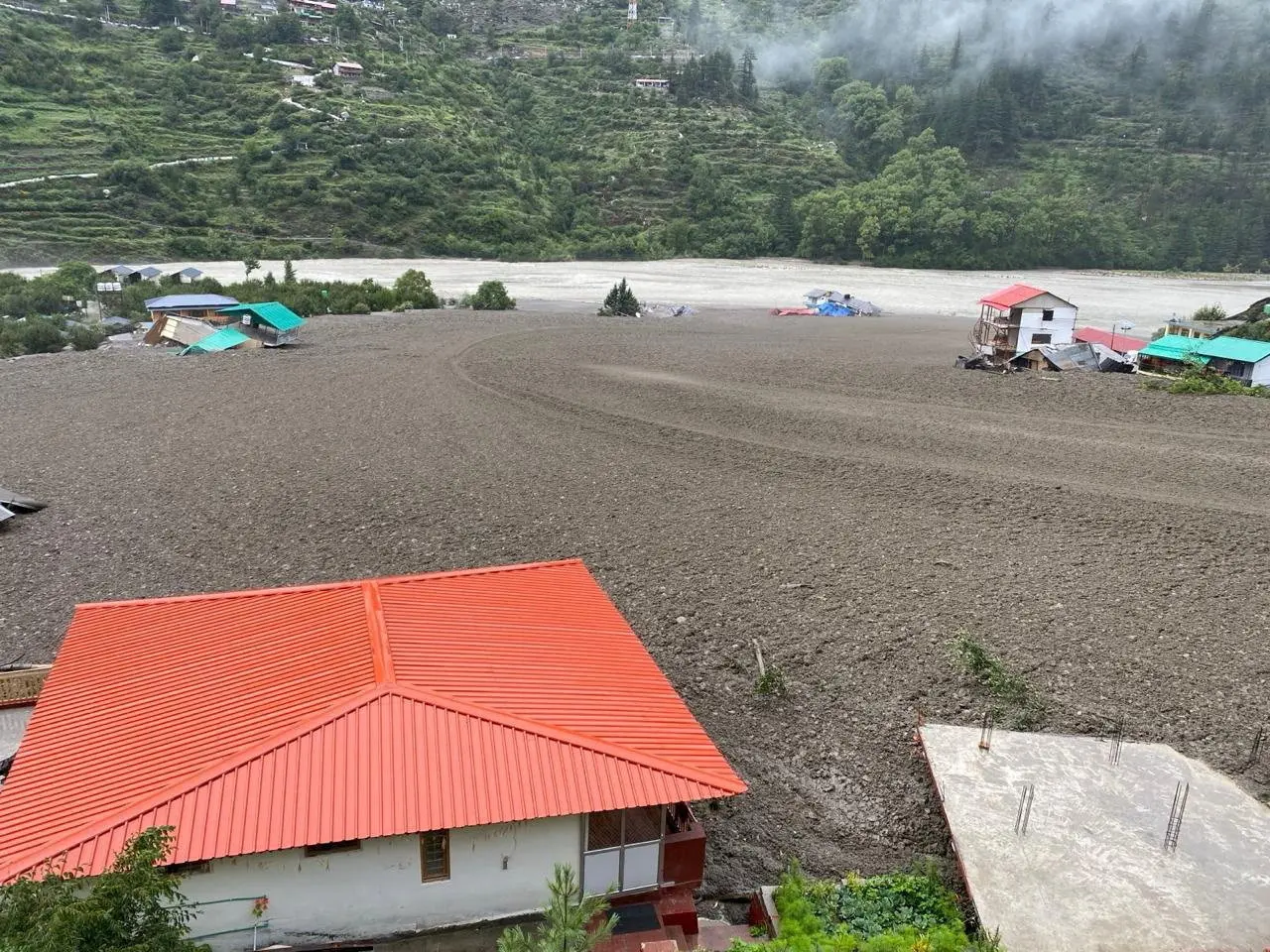 ljt4yl 2025 08 05t114421z1021374472rc2z0gahx9qirtrmadp3asia weather india floods 1754395971045806628479