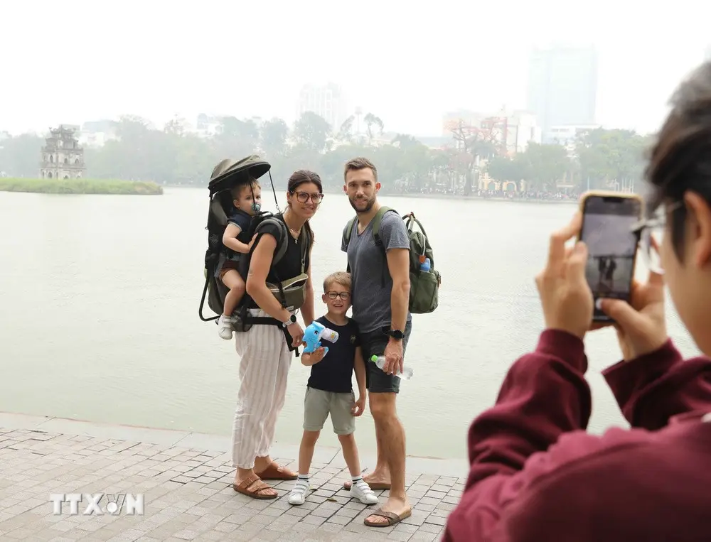 lkm999 0306 du lich ha noi 1