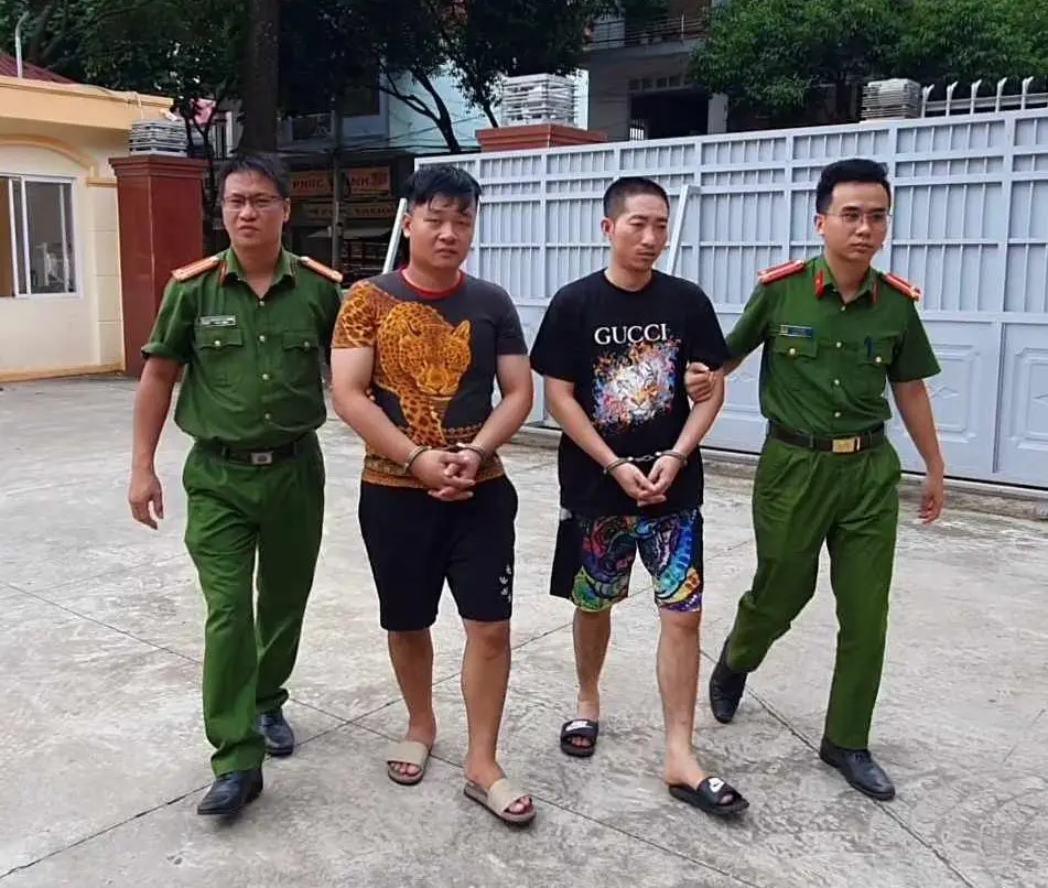 nke11z khanh va trung duoc cong an dak lak ban giao cho cong an tp. hai phong vao sang 23 20 sau 2 ngay gay an 1