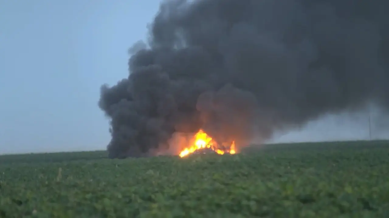pktvfa f35 fighter jet crashes into california field near naval air station 1753936207