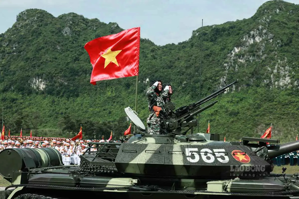 q55cpo Tong Duyet Mieu Mon 02