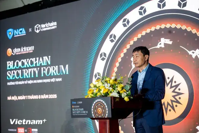 qd755u blockchain week 2025 3 9637 9080.jpg