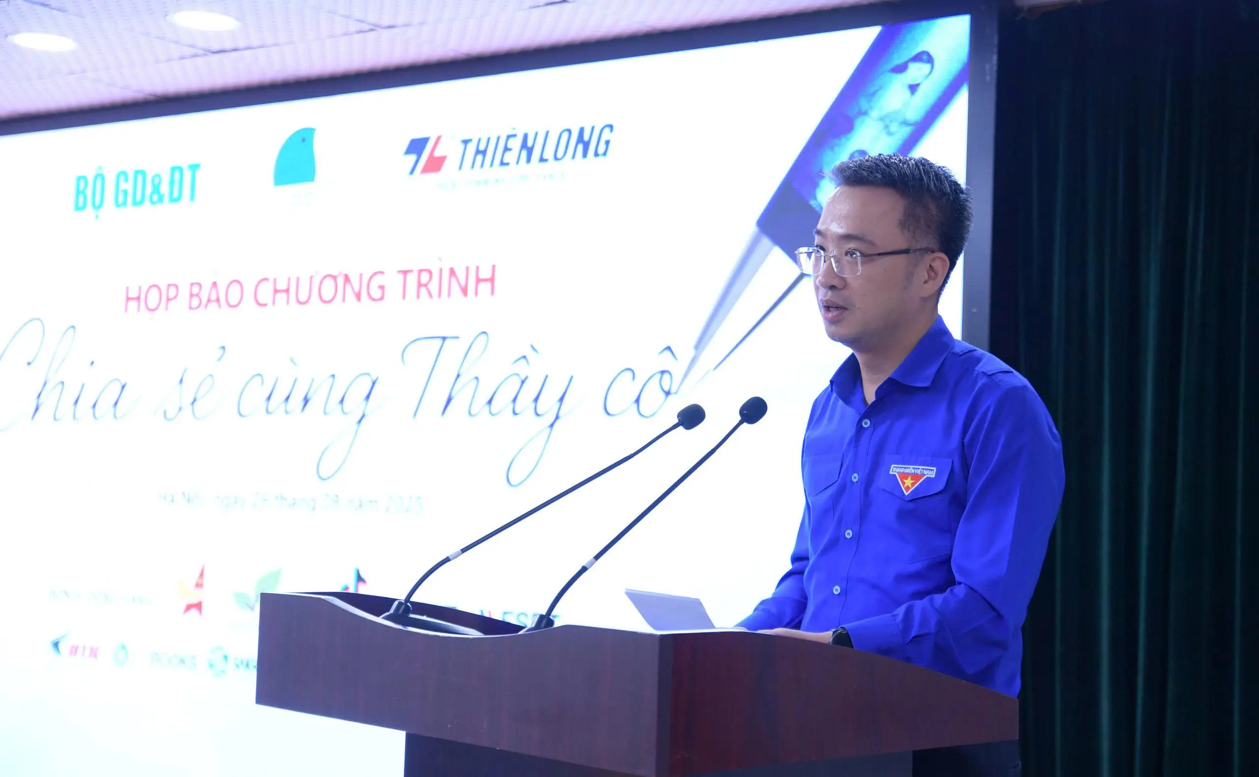 quv4s3 chia se cung thay co 2 175620068293014529474