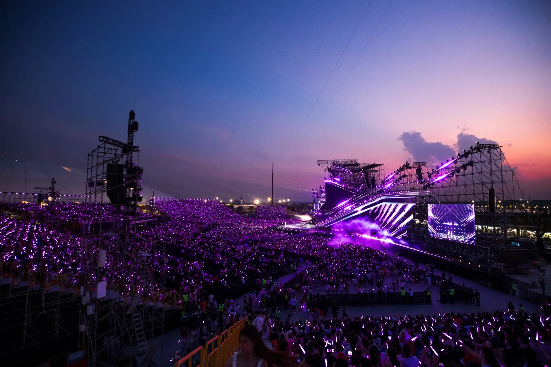 redwr8 v concert