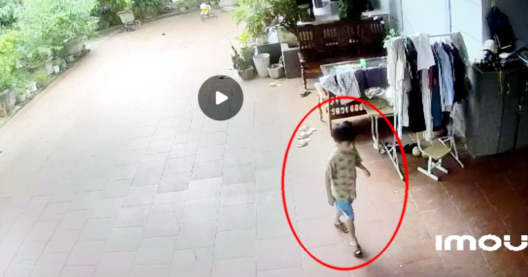 rv8sou be trai 5 tuoi mat tich bi an camera ghi lai khoanh khac gay bat an 1522
