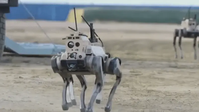 w9zlrr sirobottrungqucleocuthangbnsngtrng ezgifcom video to gif converter 1049 9989