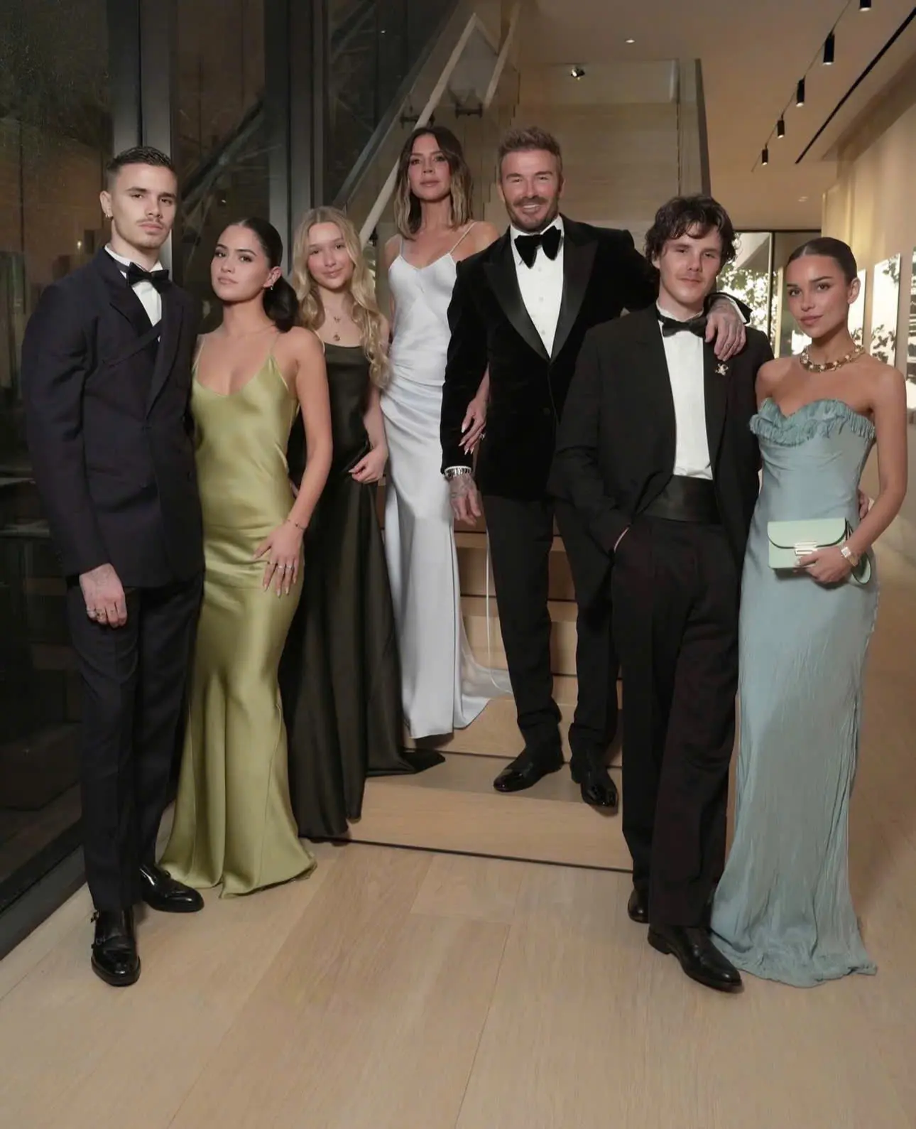 wwofgq anh 2 20 17435689159081990682692
