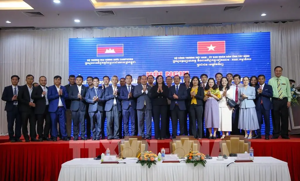 1roecf 182144 hoi nghi ket noi doanh nghiep san xuat phan phoi va logistics viet nam campuchia