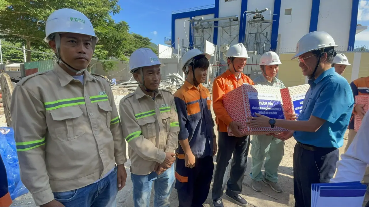 48mwod tham va dong vien cac don vi thi cong du an 110kv dua dien luoi quoc gia tai vi tri tiep bo dac khu con dao 2