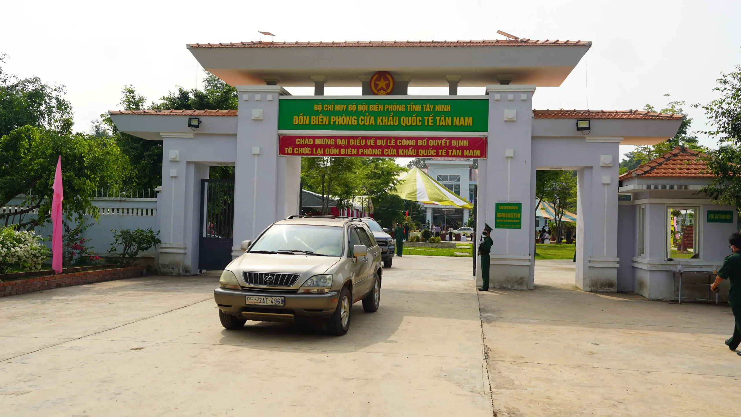4gftvy cua khau quoc te tan nam 3 7333 scaled