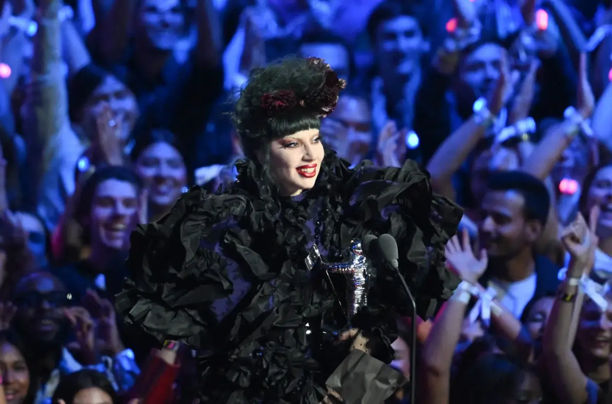 5bpsq9 lady gaga 080925