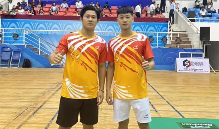 5jju47 cap doi nam tran dinh manhnguyen dinh hoang tranh vo dich giai cau long ciputra hanoi vietnam international challenge 2025 1743310050