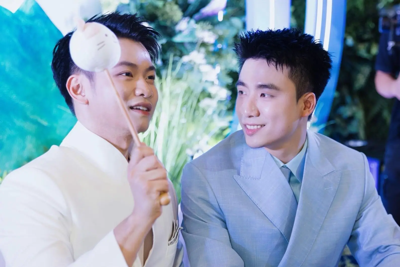 5pf3hy ninh duong story huy fan meeting dau tien giua lan song tranh cai 2644