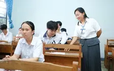 5sne40 12 8 thieu giao vien 17234522114132024393353 0 0 1243 1989 crop 1723452311504385439846