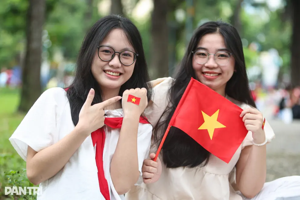 6dynmk du lich ha noi bung no dip 2docx 1756820453592