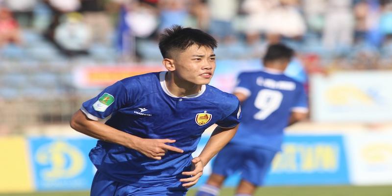 Danh hieu ca nhan va tap the cua Nguyen Dinh Bac.jpg