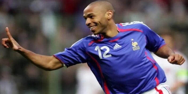 cau thu nicolas anelka