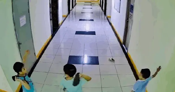 h6rxrt videotogifgif 5 17591147433991909094425 0 0 415 664 crop 1759125651038640618881.gif