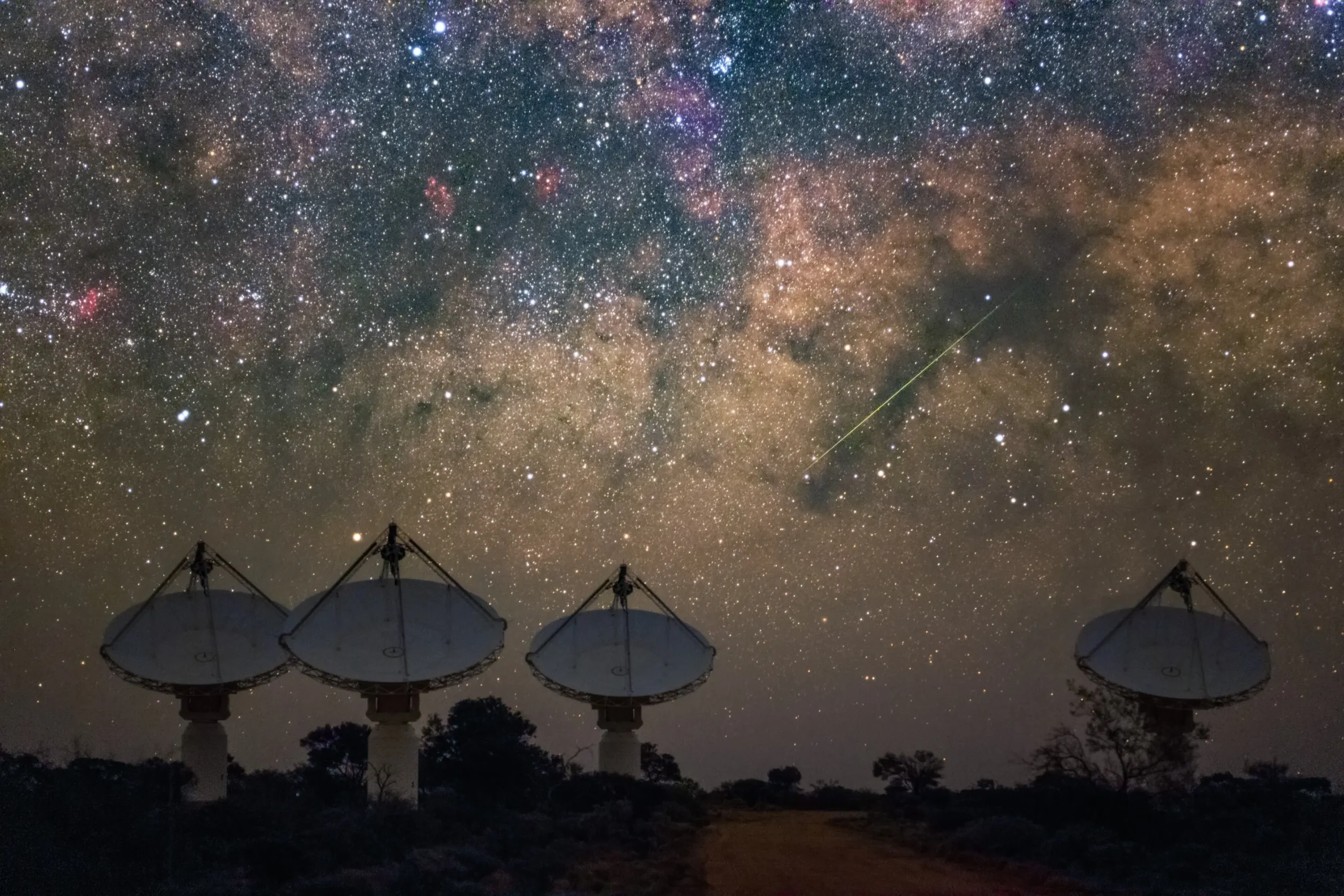 i8kln3 dwarf galaxies linked 2 scaled