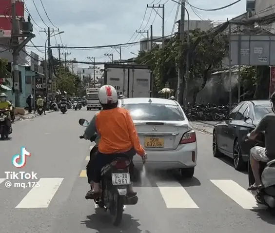 sdgq2t clip nguoi phu nu rai bot la 17591137217161056492740