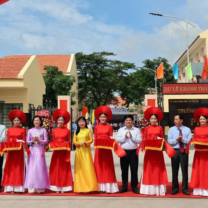 t5uhee khanh thanh truong an giang buu dau 1 1758960560143532574543 316 0 1431 2129 crop 17589606438181556860908