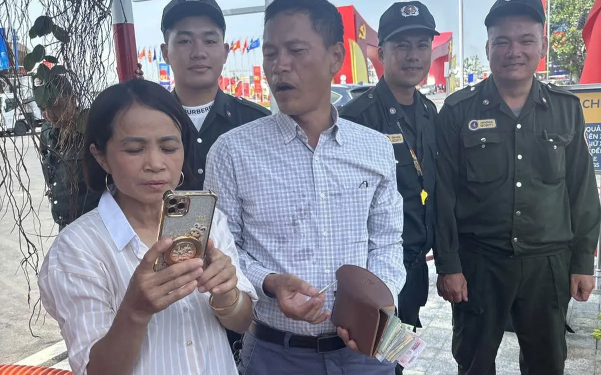 x7jtrf chi nguyen thi vai nhan lai tui xach bo quen 17570763122781767313951 290 0 890 960 crop 17570767036531831069629