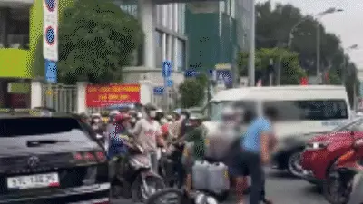 zyfzsi cong an tp hcm thong tin vu tai xe o to volkswagen danh cu ong di xe may 672 3582