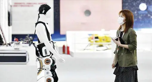 0nsds7_robot-tri-tue-nhan-tao-dang-dan-thay-the-lao-dong-con-nguoi-trong-mot-so-linh-vuc-7569-9721.webp
