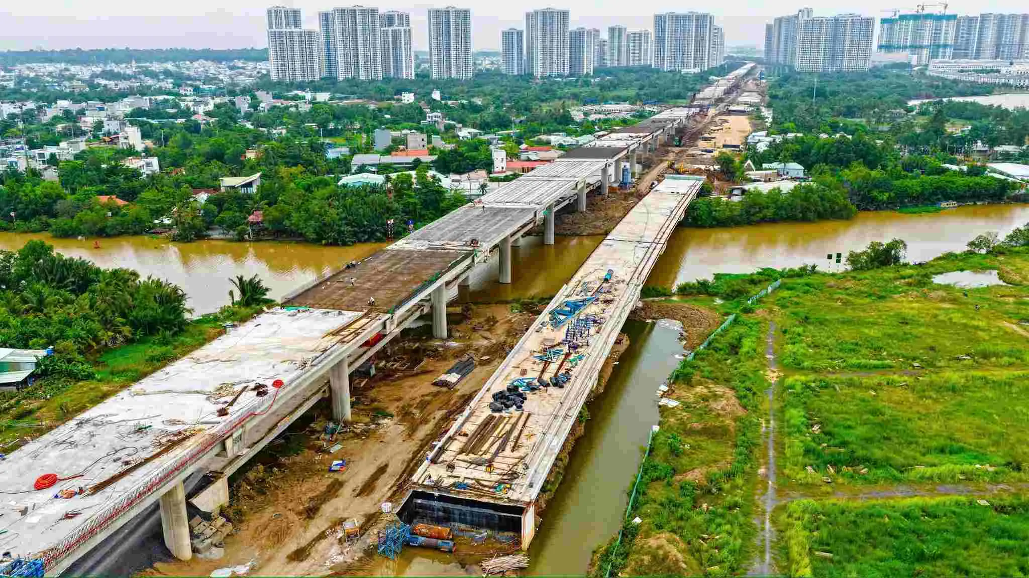 1urj07 Duong Tren Cao Vanh 01