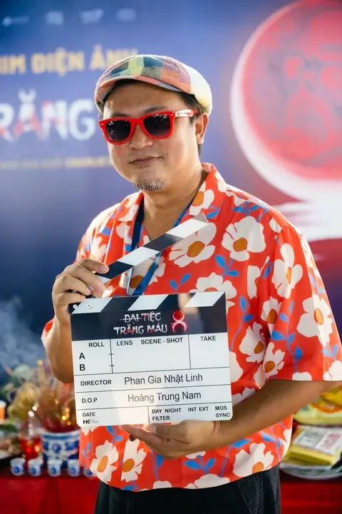 1yktrb phan gia nhat linh 1759736066658577471629