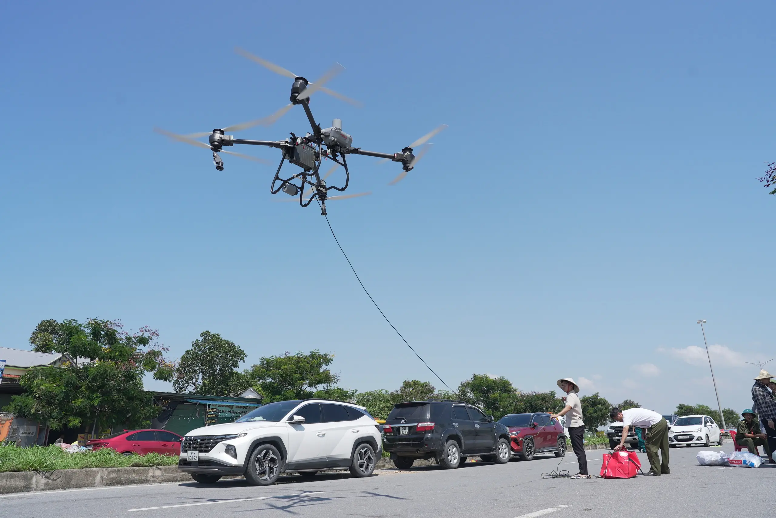 724rjd drone cuu tro 17600125843762054040159