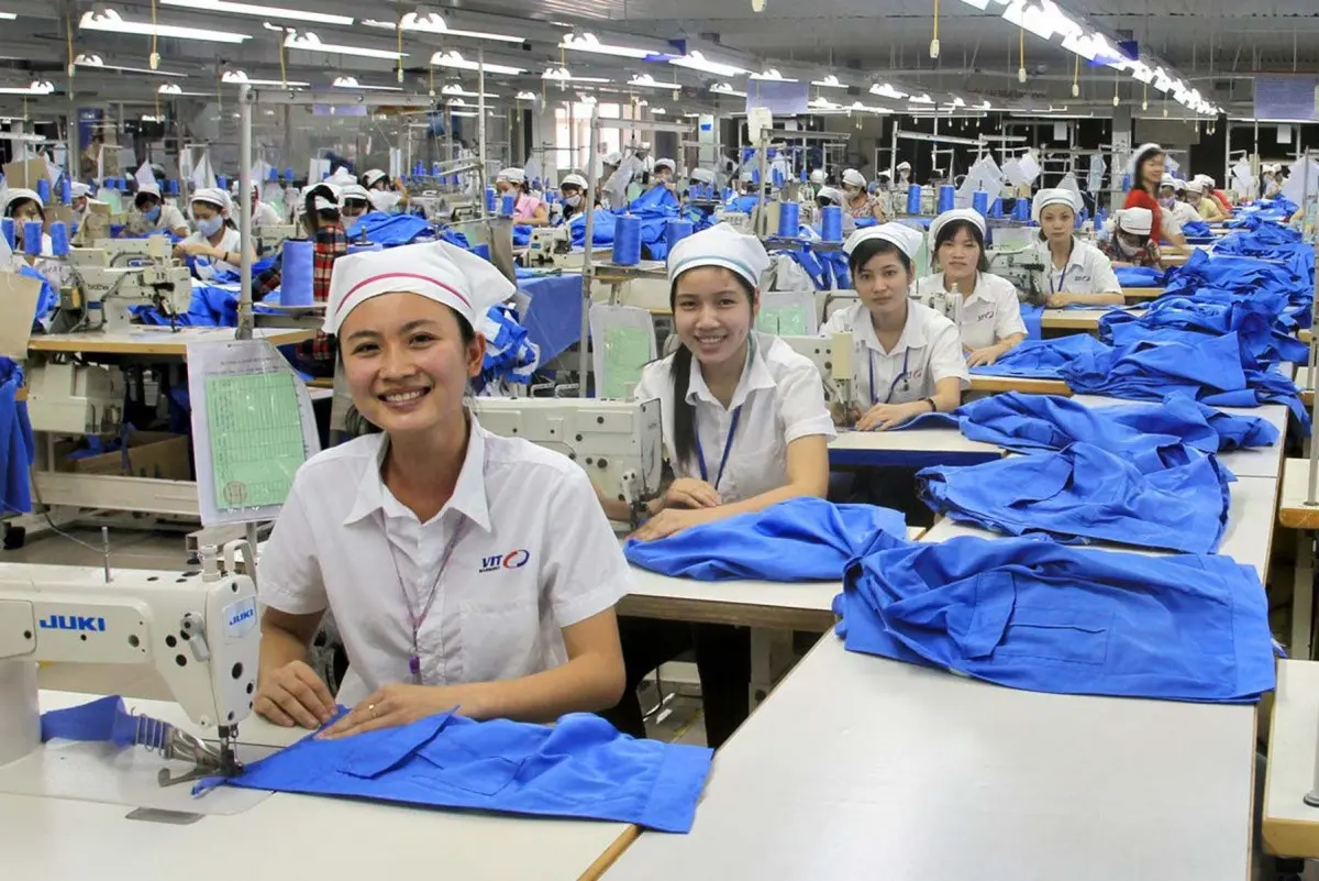 8poat2_dautu.kinhtechungkhoan.vn-stores-news_dataimages-2025-012025-31-09-_nganh-det-may-voi-nguoi-lao-dong-viet-nam20250131094156.webp