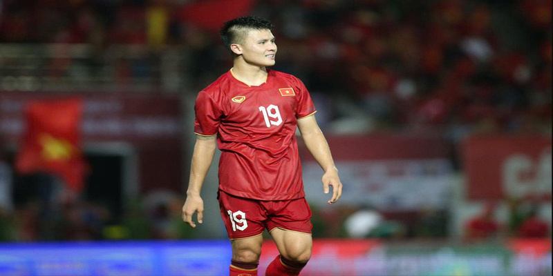 buc anh ky niem cung quang hai