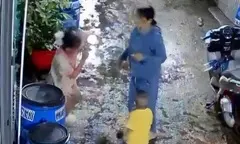 c0ljdl_phun-nuoc-bot-13063223.webp