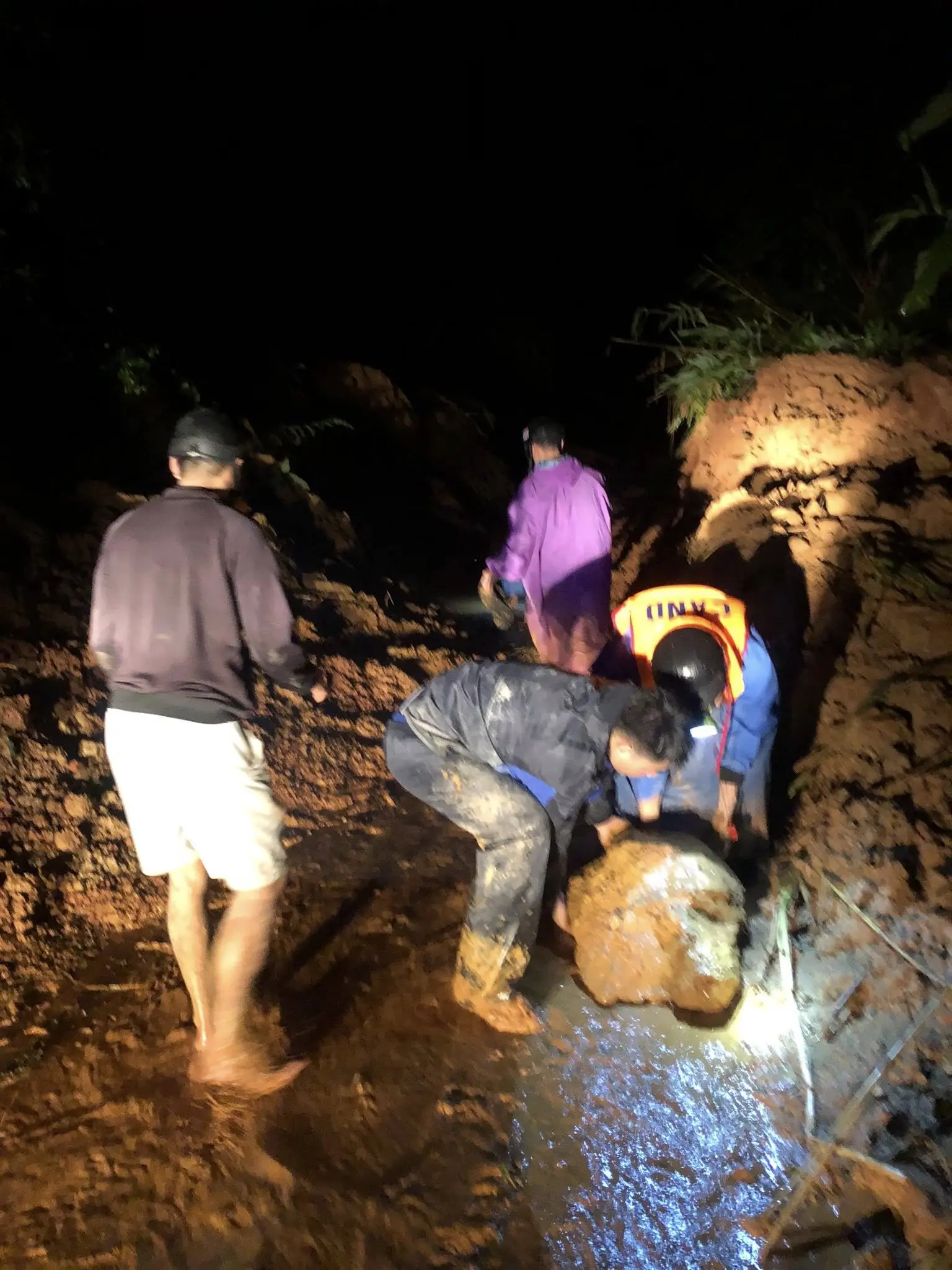 dpaa9z da nang 50 nguoi xuyen dem 891761793764