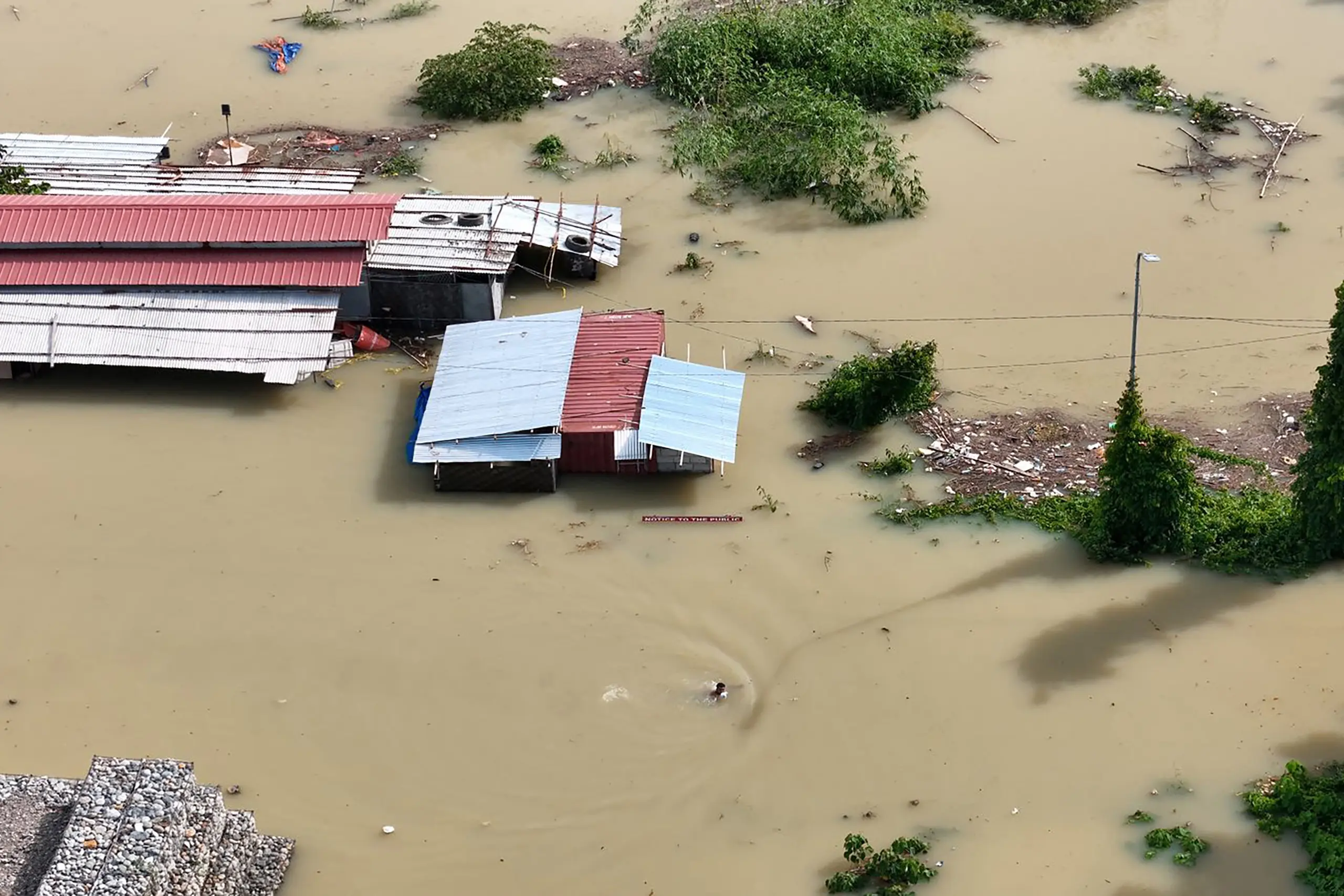 dwjgx5 afp2025100577qh2t8v1highresphilippinesweatherflood 1759650883455651922970