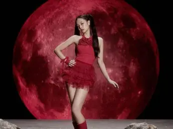 elyexi jennie blackpink he lo hau truong dang sau mv you me 7 347x260 1