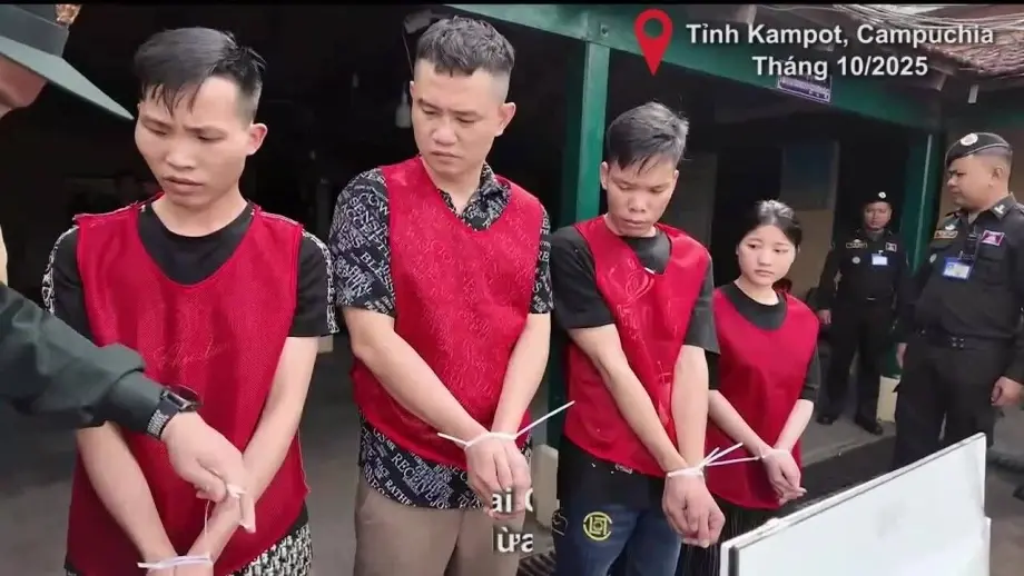 k39u5o truy quet nhom nguoi viet o campuchia goi dien thoai lua 8 0 1761750645