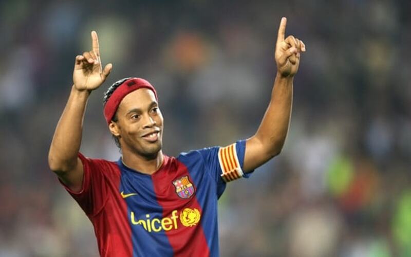 phong cach thi dau ronaldinho