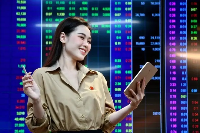 sfjuk8 33 1759888036 98 1759887389 thi truong chung khoan