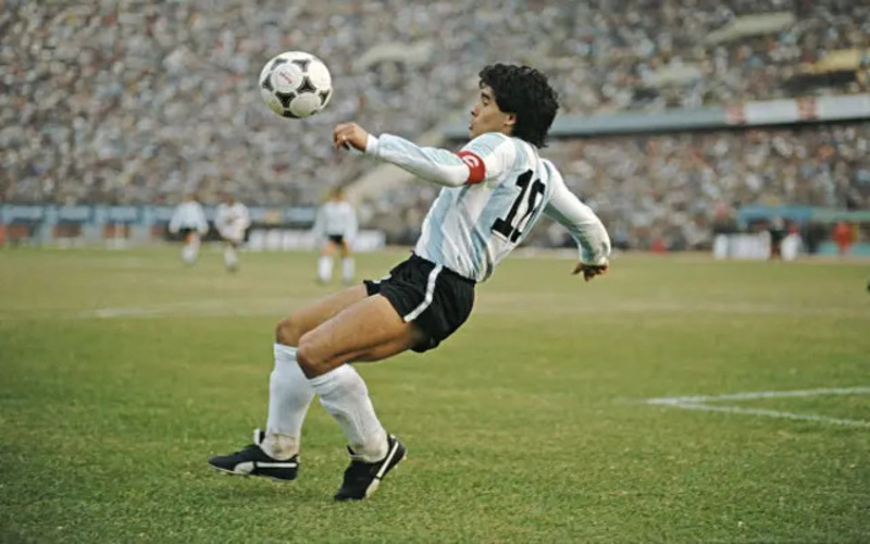 thien tai bong da diego maradona