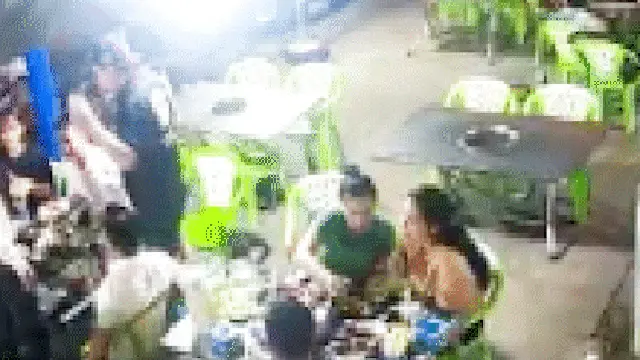 vqre0z gif moi nhau 17601492957671747684480.gif