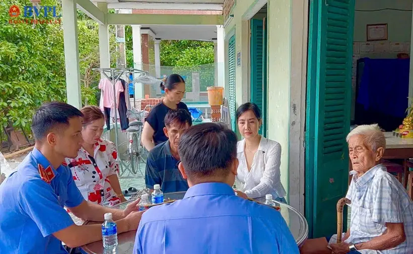 w4ges7_lam-viec-voi-gia-dinh-nan-nhan-2.webp